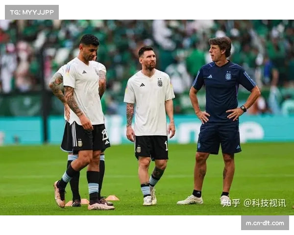 祖拜迪闪耀沙特赛场,哈萨助力半场领先达曼展现强劲协作 祖拜迪闪耀沙特赛场,哈萨助力半场领先达曼展现强劲协作